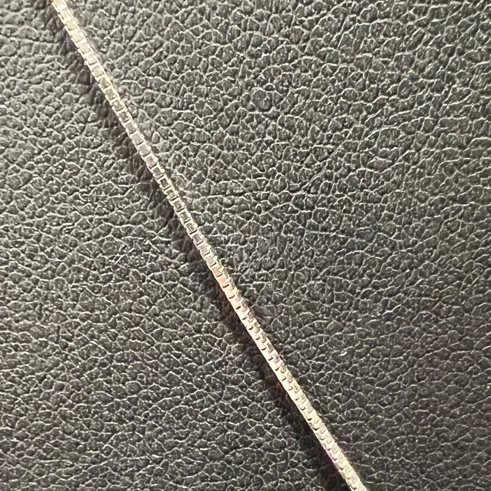 Sterling silver whale tail necklace - Picture 6 of 9
